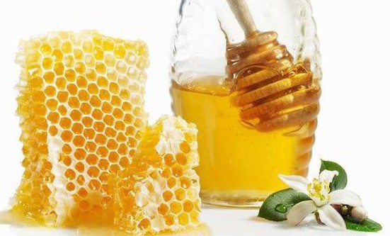 Tưa lưỡi cho trẻ bằng mật ong - Nên hay không nên?